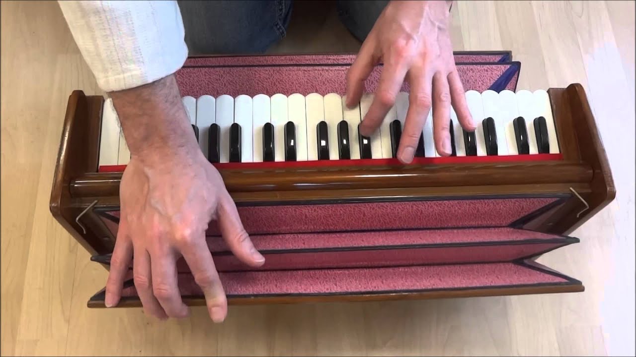 Test praktisches wunderschönes kleines indisches Reise Harmonium in Bochum NRW ausprobieren