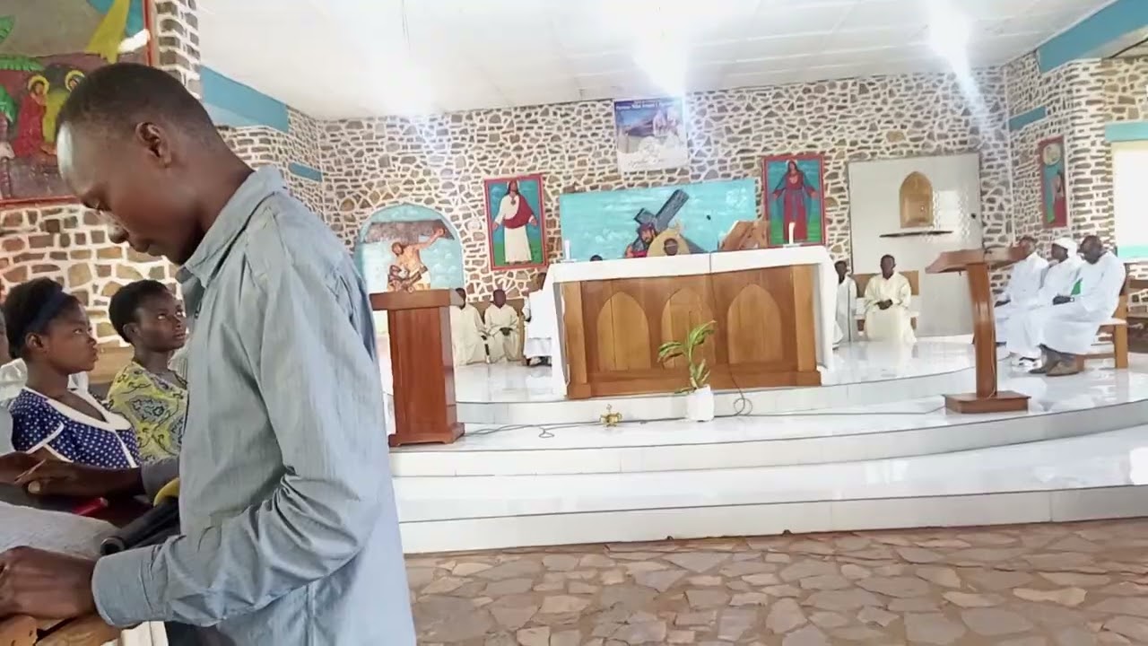 Chorale source de vie paroisse St Amand kabanda