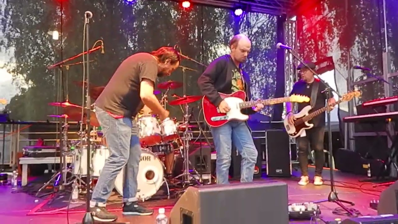 Peput plays eput 18.8.2023 Pyht&auml;&auml;: Nyt reppuni jupiset riimisi rupiset