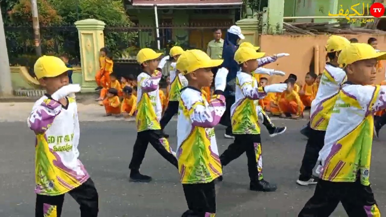 GERAK JALAN SDIT AL-KAHFI SAROLANGUN HUT RI KE 78