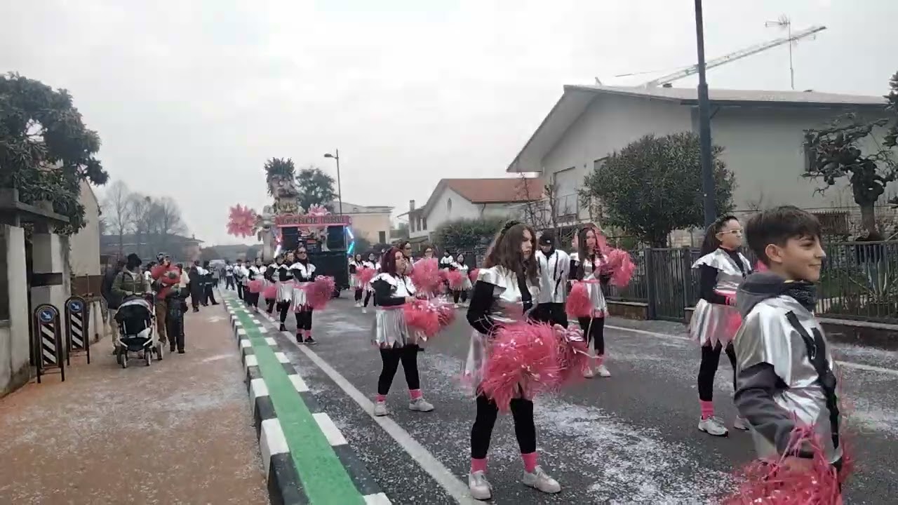 Carnevale di Lonigo 2025 parte 3 sfilata degli ultimi carri allegorici
