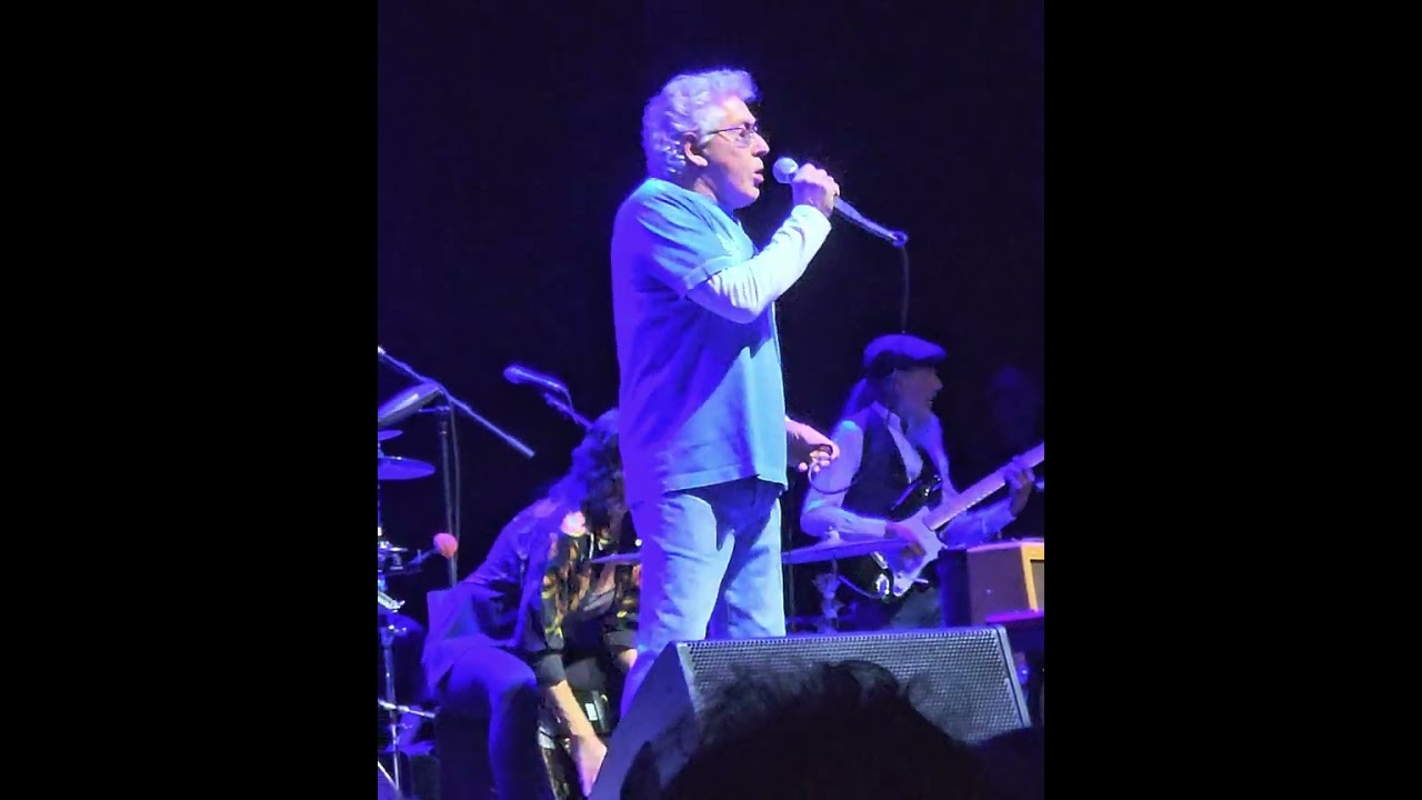 Roger Daltrey Let my love open the door (first song) live at the Palladium 21st April 2025