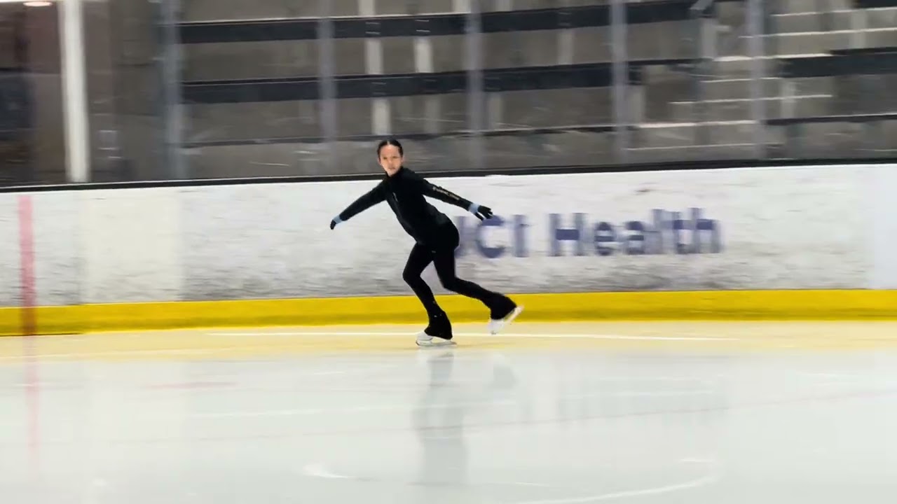 Nia Shih Gild skating skills test