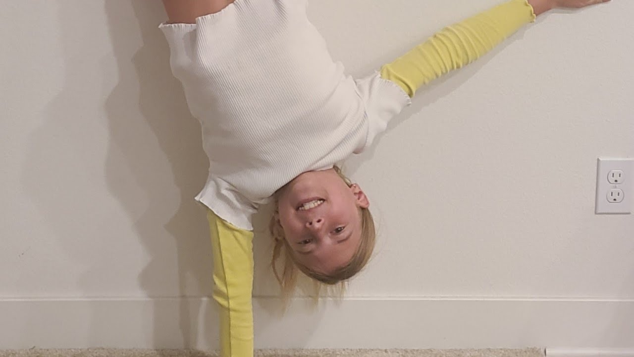 How to do a hand stand and a bonus trick fun and easy 😀 🤪🤗