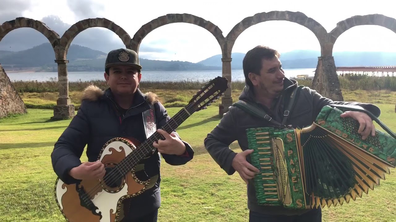 Los Alegres Del Barranco. El Michoacano (En Vivo) Acordeón y Bajo Sexto