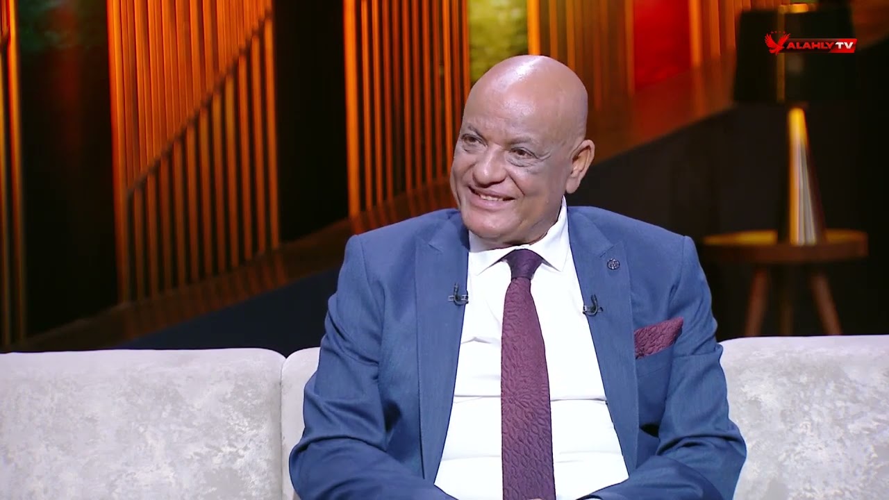 فقرة أنت مين 🎭❗ الكابتن رمضان السيد يكشف لنا تفاصيل حياته الشخصية .. وكلمات من القلب من عائلته له.