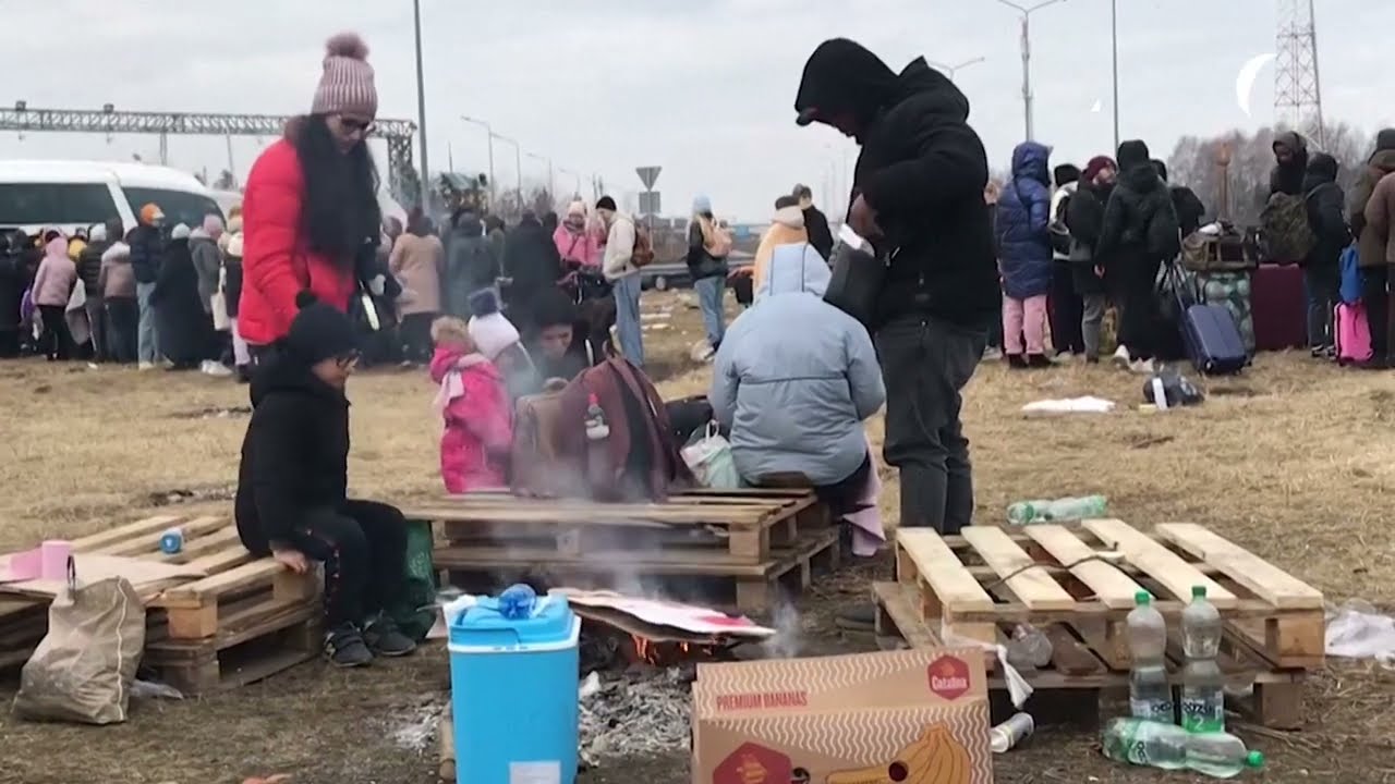 Displaced Ukrainians camp at Polish border | AFP