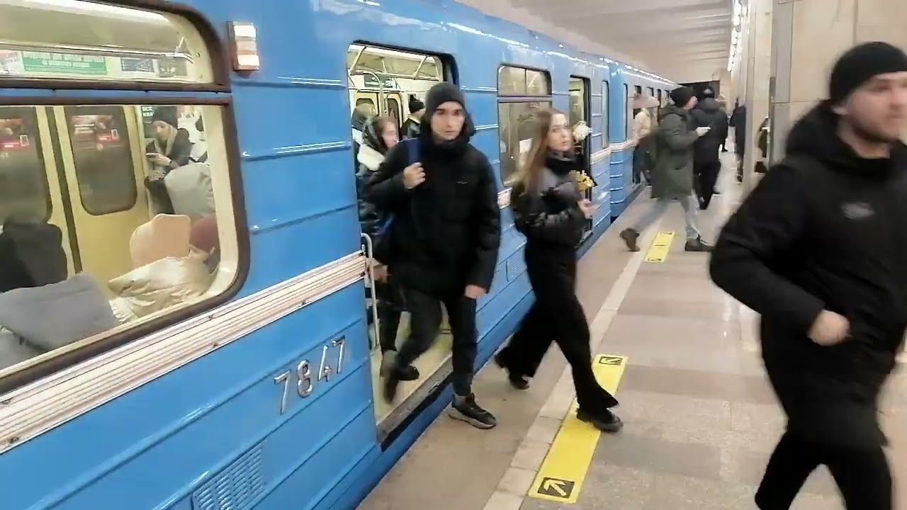Метро Новосибирск. Площадь Маркса - Студенческая, + сборник поездов.