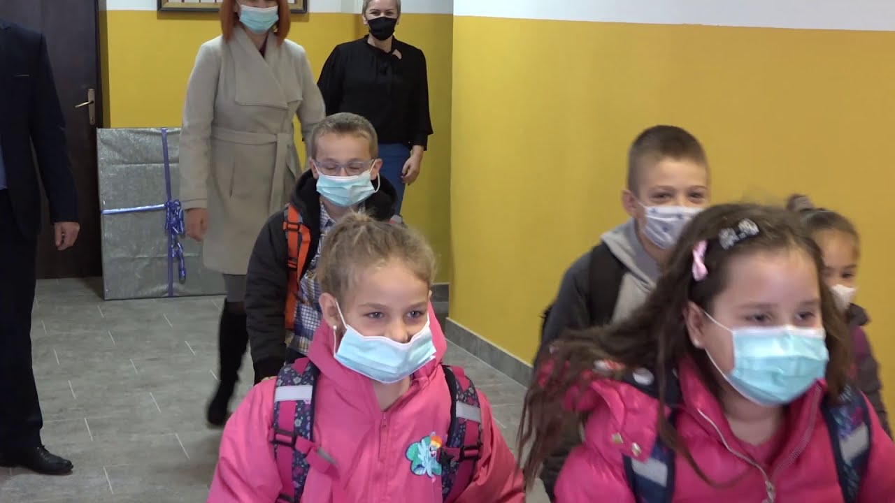 Stanari: Nova stolarija i krov za škole u Jelanjskoj i Brestovu Donjem – 10.11.2020.