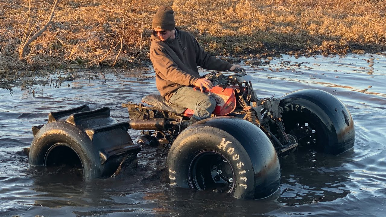 Fourwheeler on Paddle Tires attempts the SINKHOLE