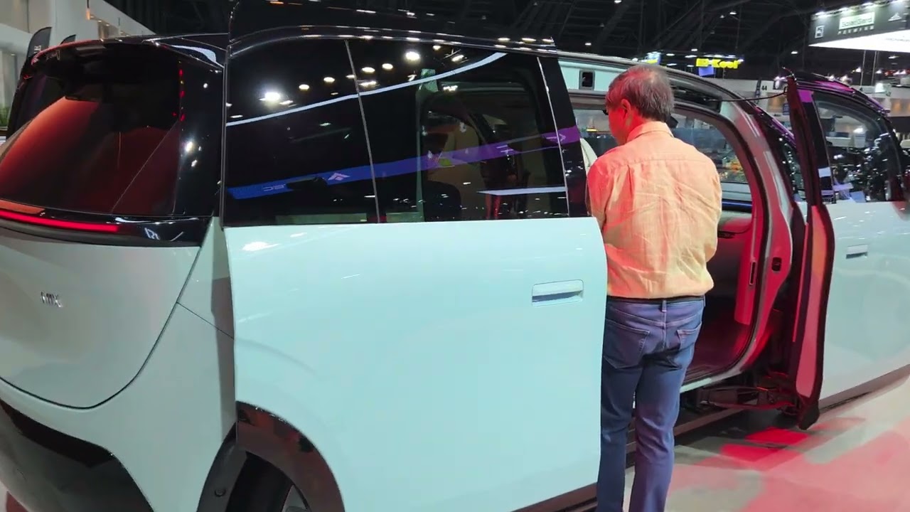 ZEEKR MIX Mini MPV Pillarless 700 กม./ชาร์จ (CLTC)