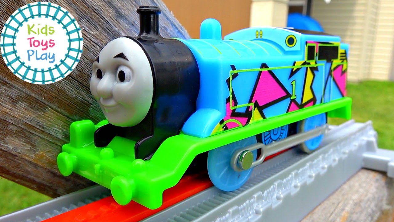 Самые мощные в мире гонки на игрушечных поездах «Thomas and Friends»
