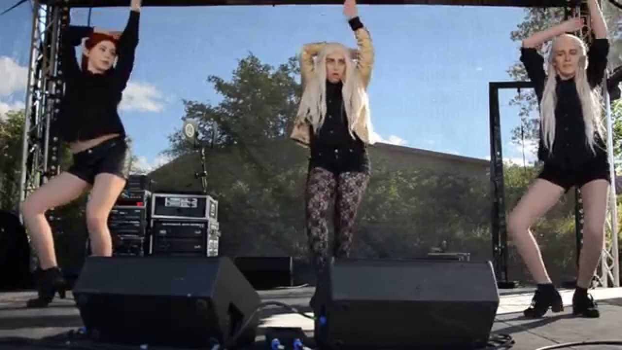 Elvish dance performance (Thranduil, Legolas & Tauriel) - Donatella