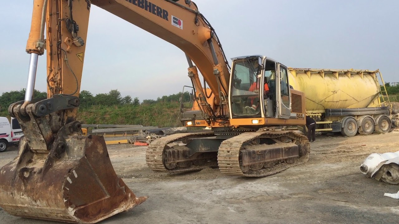 Used Liebherr R944C HDC - 2007 for sale | Used excavator |  equippo.com | Used heavy equipment
