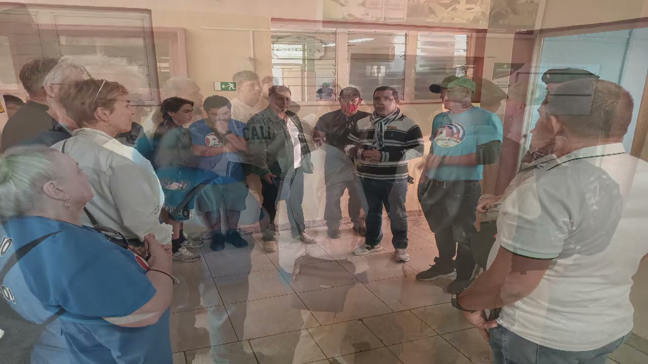 Empresa de cigarro de Holguín visitada por Amigos de Cuba en Victoria Canadá