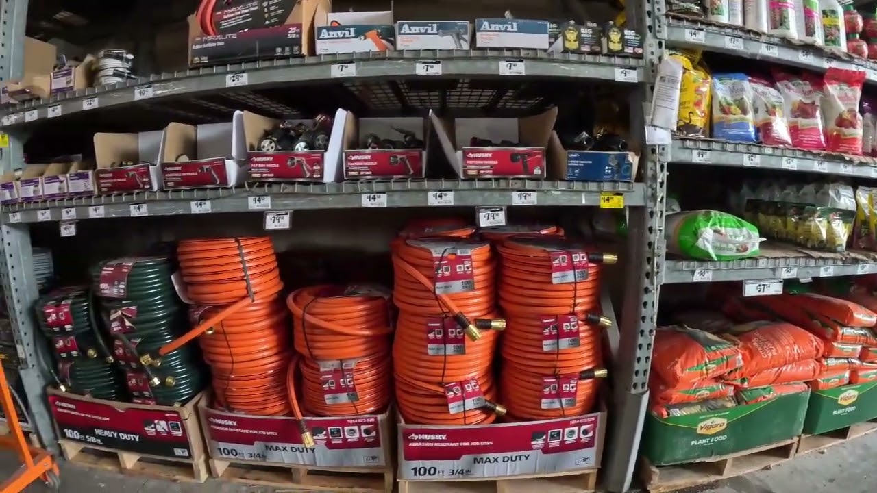 Home Depot buscando los mejores precios 