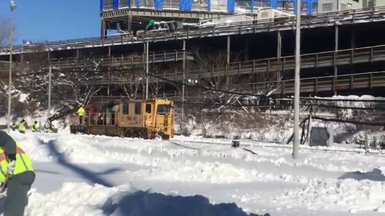 PATH clears snow from Blizzard of 2016... with SHOVELS?