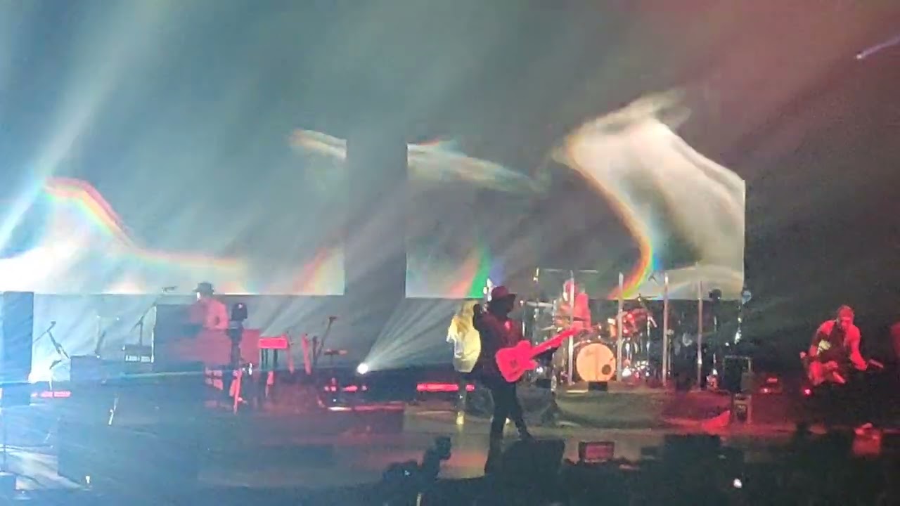Alanis Morissette. You Oughta Know. Manchester AO Arena 30/6/22