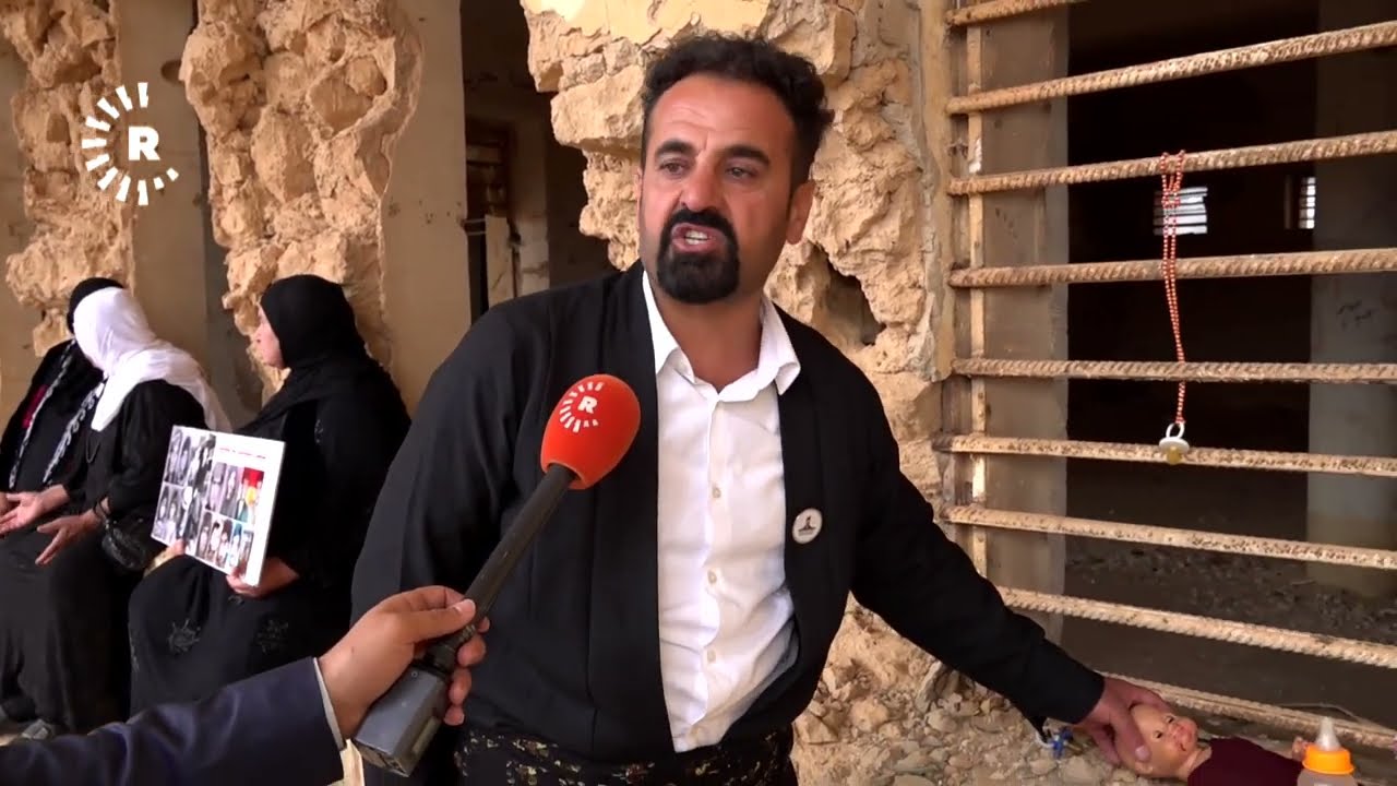 کەسوکاری ئەنفالکراوان چوونەتە زیندانی نوگرەسەلمان و شیر و بووکەشووشەیان لەگەڵ خۆیان بردووە.
