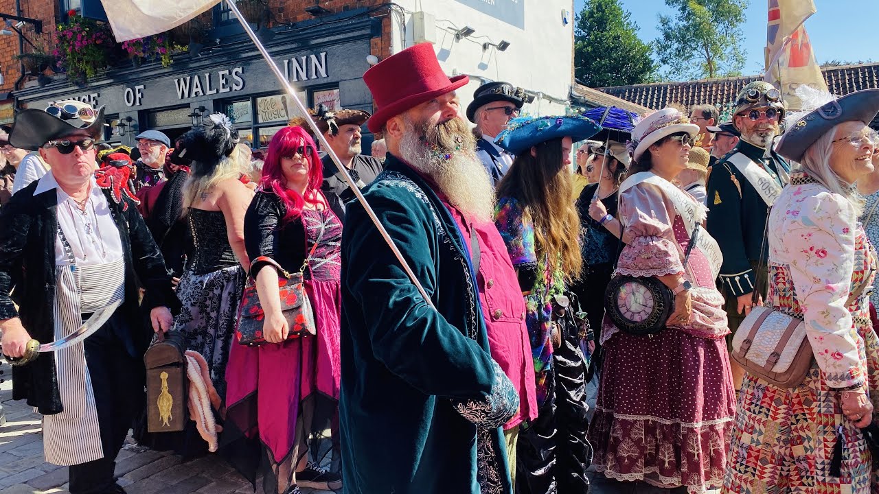Steampunks Grand Parade at The Asylum Steampunk Festival 2025   2025年Asylum蒸汽朋克节的蒸汽朋克大游行