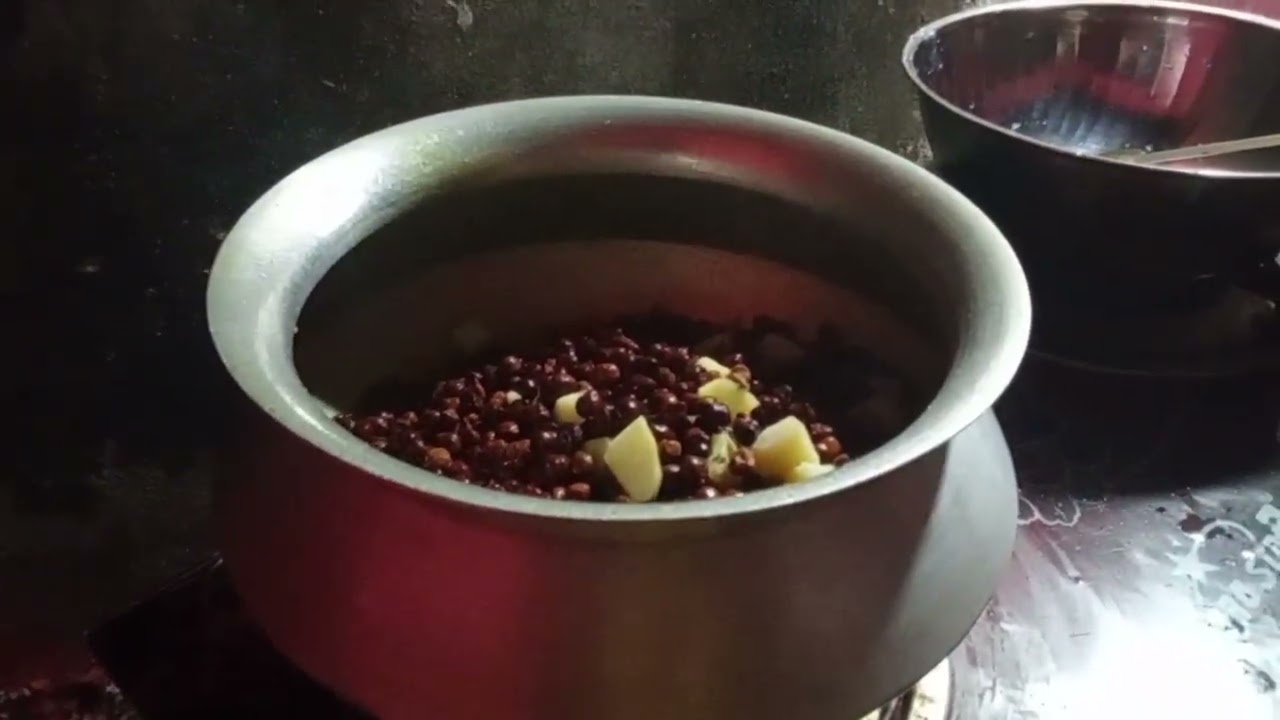ভাইয়ের বাড়ি বেড়াতে গিয়ে বুট ভুনা খেলাম। আপনারা দেখুন লাইক ও সাবস্ক্রাইব করুন ধন্যবাদ। #food 