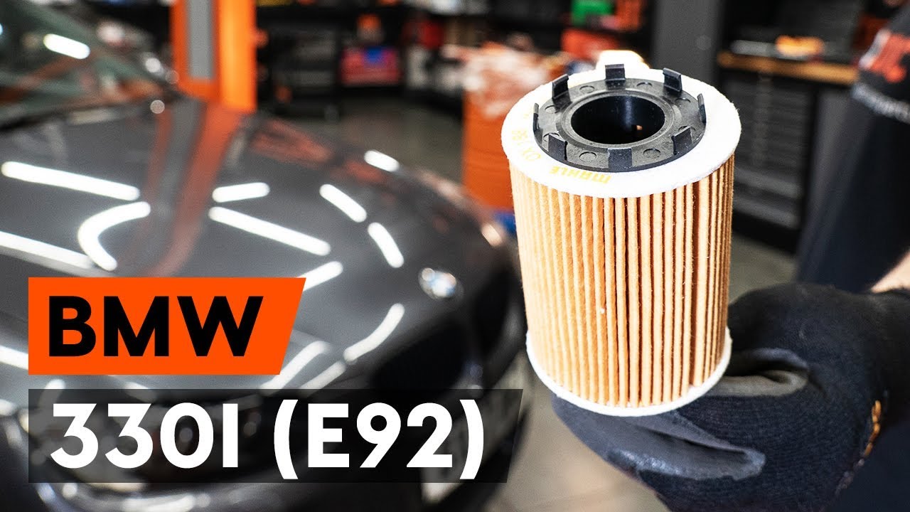 Cum se &icirc;nlocuiește filtru ulei si ulei motor pe BMW 330i 3 (E92) [TUTORIAL AUTODOC]