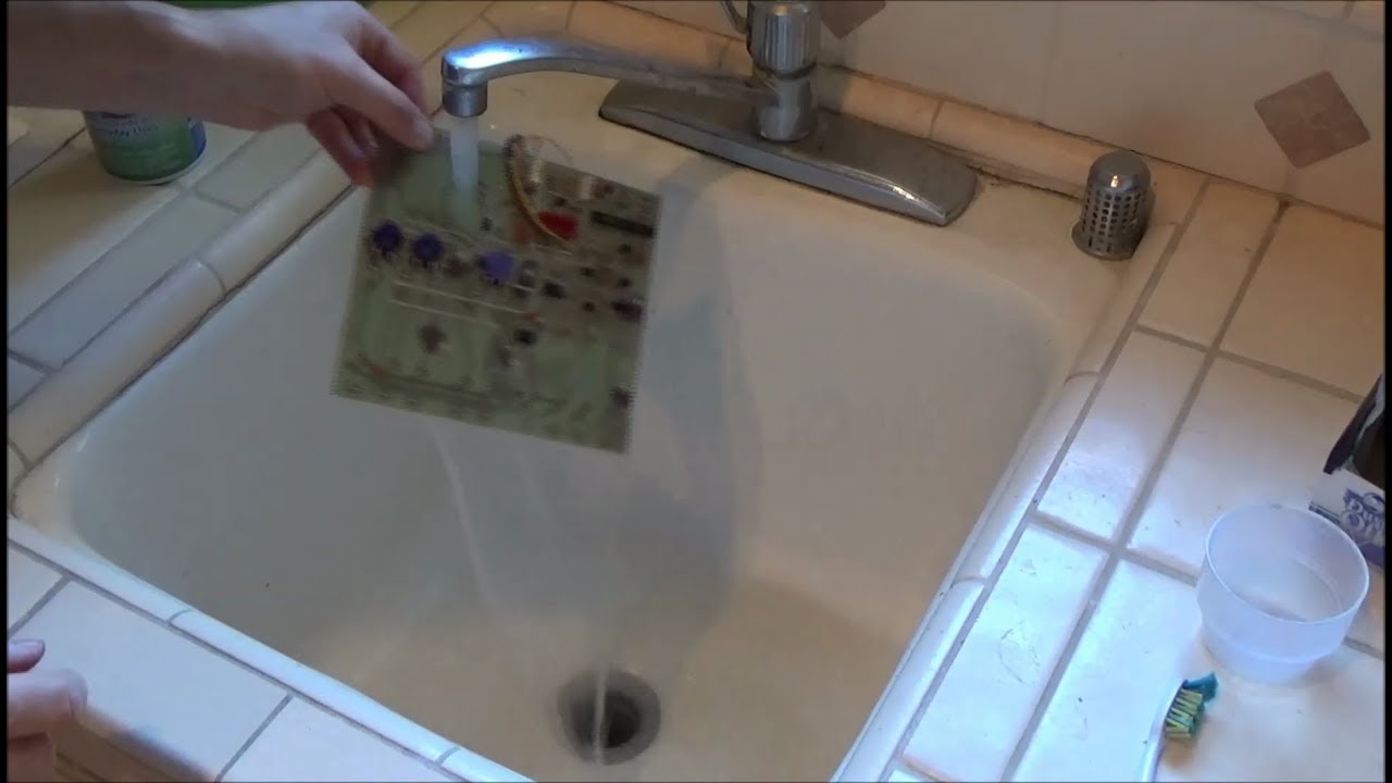 Synthchaser #096 - Washing Dirty Circuit Boards... In The Sink!