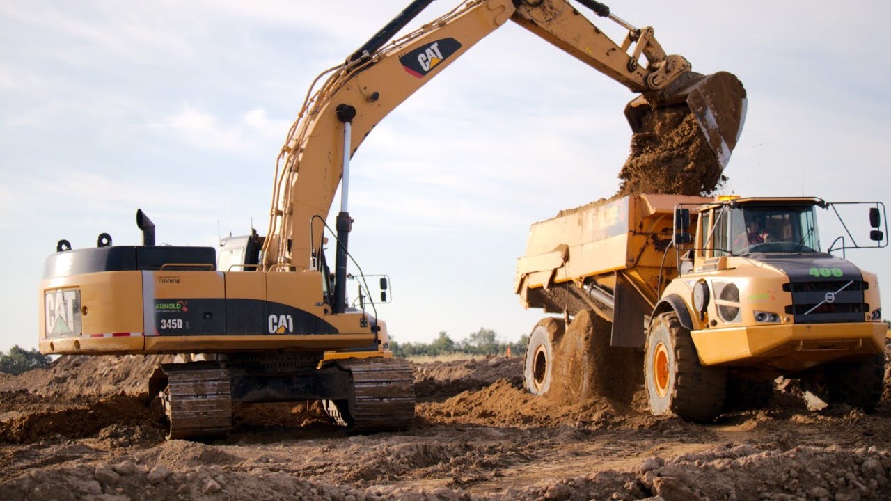 CAT 345D TOP LOADING LIKE A BOSS