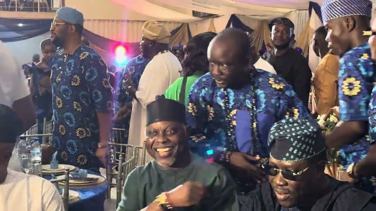 DELE ODULE AND OGOGO AT ODUNLADE ADEKOLA FATHER’S BURIAL CEREMONY 