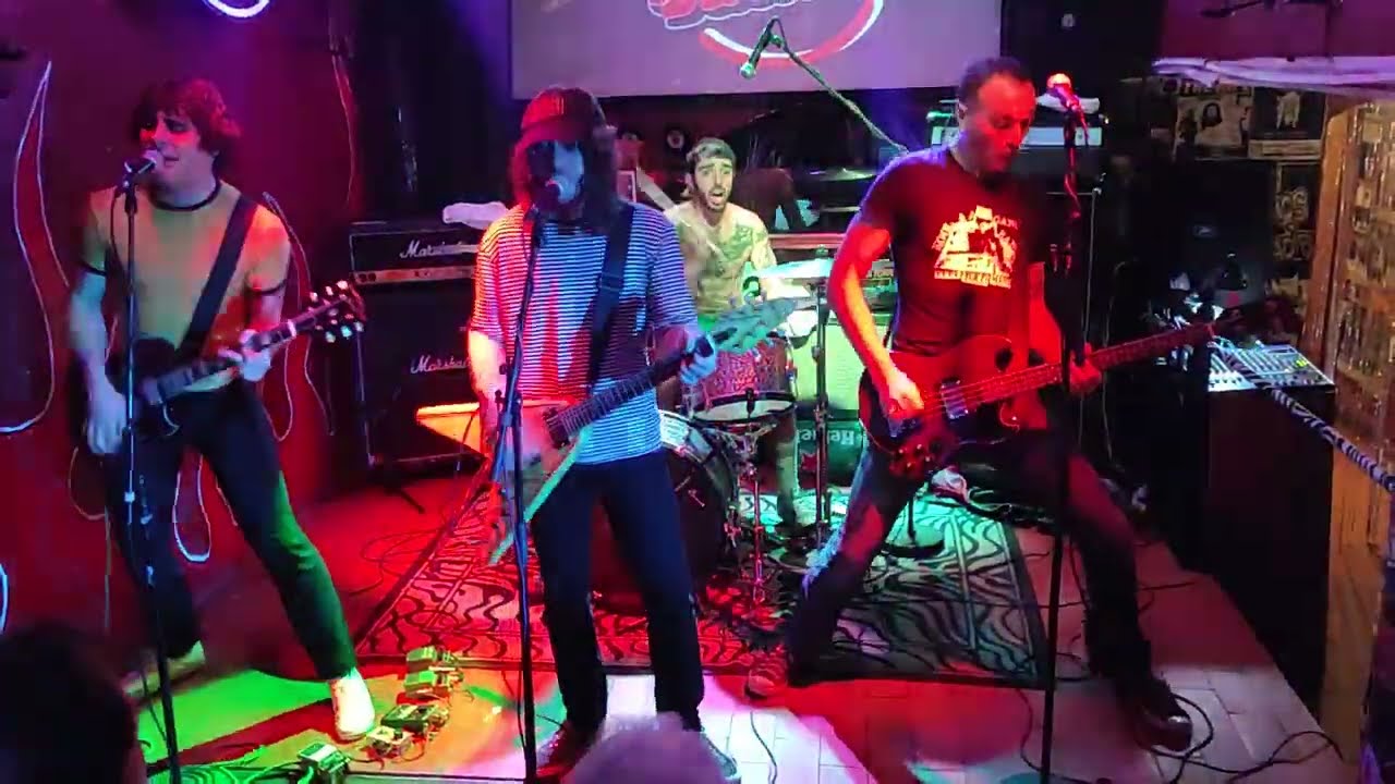 LES LULLIES en LA GRAMOLA @lagramolaorihuela