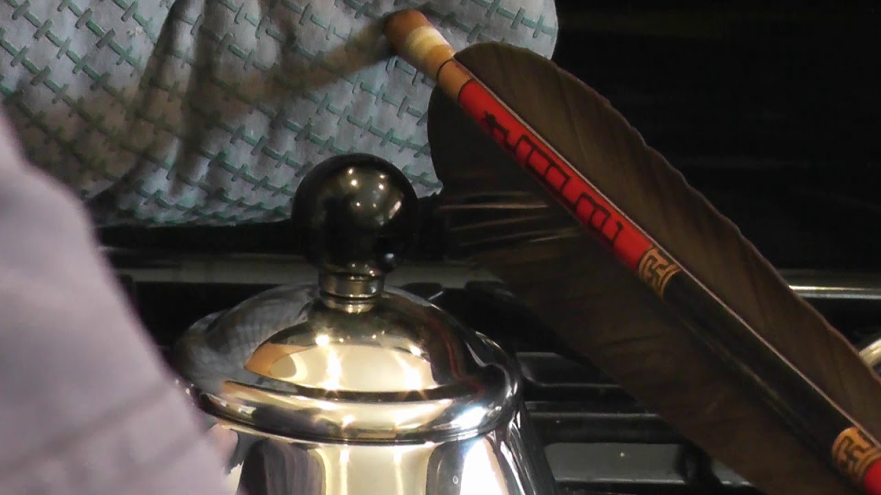 How to Fix a Damaged Arrow Feather Vane by Steaming Demonstration