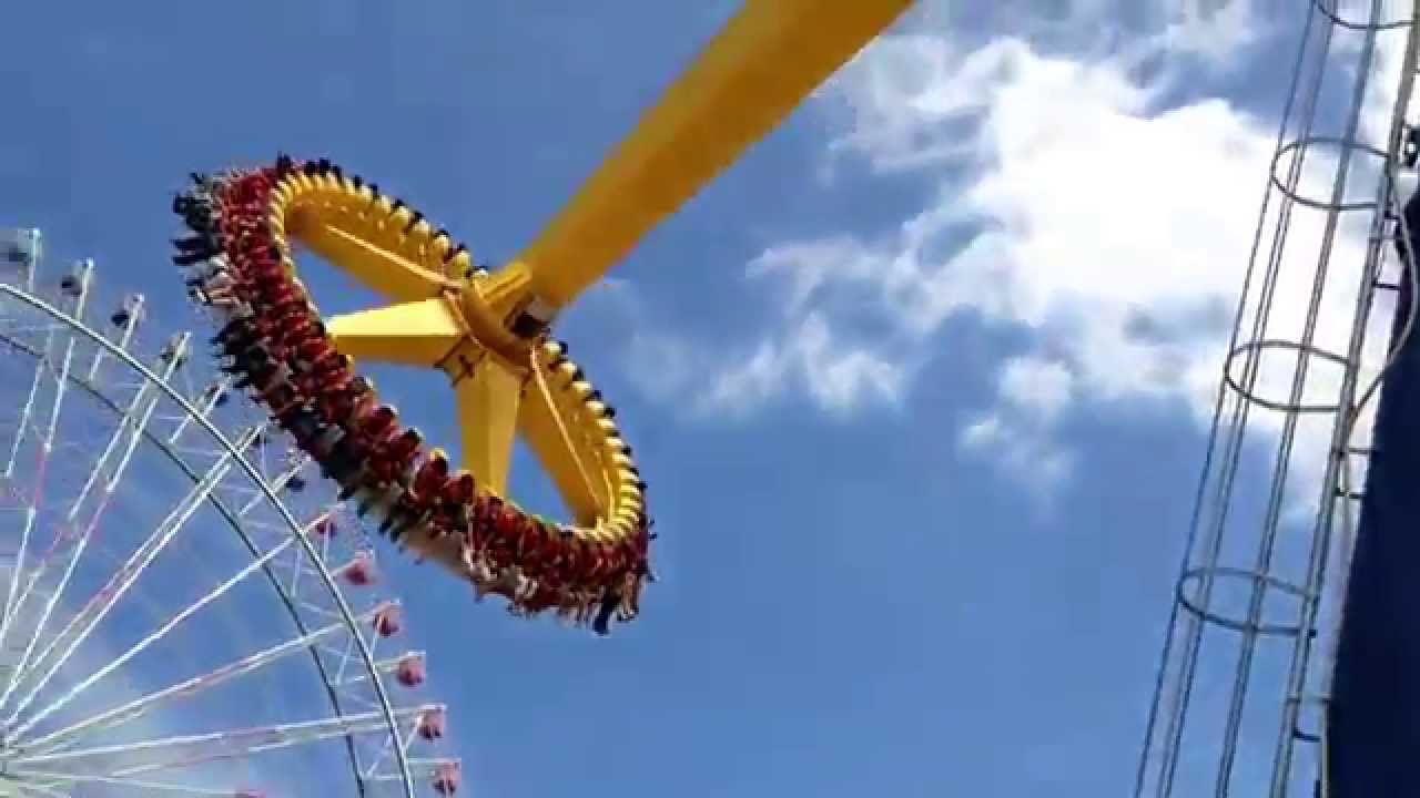 Giant frisbee ( disco volador gigante ) nagashima spaland Japón