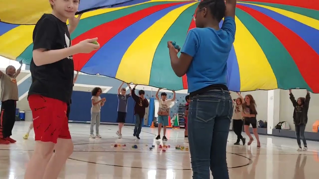 5th Grade Parachute on Cinco de Mayo