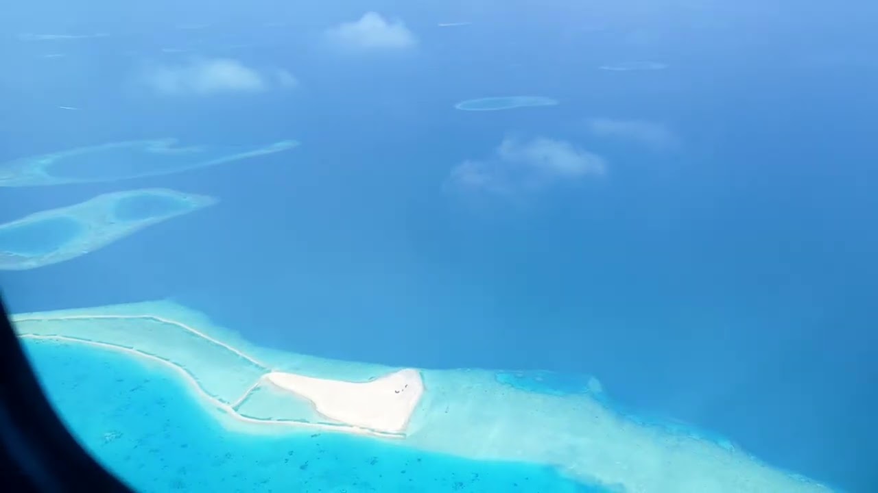 Maldives ATR 72 - FLIGHT Dhaalu Male.