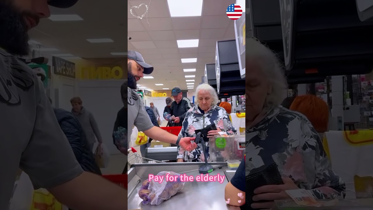 Paying for an elderly person at a supermarket The elderly person&rsquo;s reaction #fyp #humanity #older