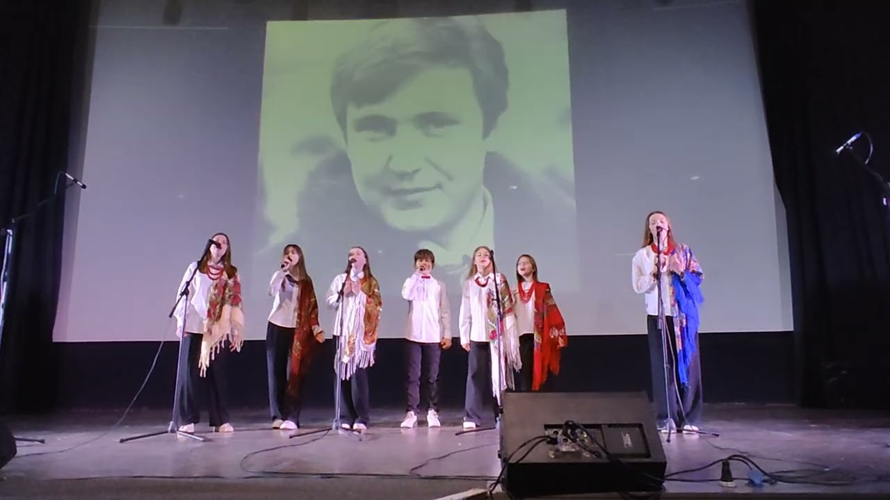 🎶 Легендарна пісня Івасюка оживає! «Пролягла дорога» у виконанні вокального ансамблю 