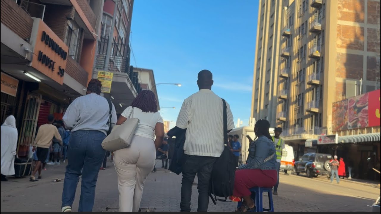 Ep 7:Water water Nyash 🍑🍑🍑😘 walking tour tour in JHB|#southafrica #mawhoo #johannesburg #viral 