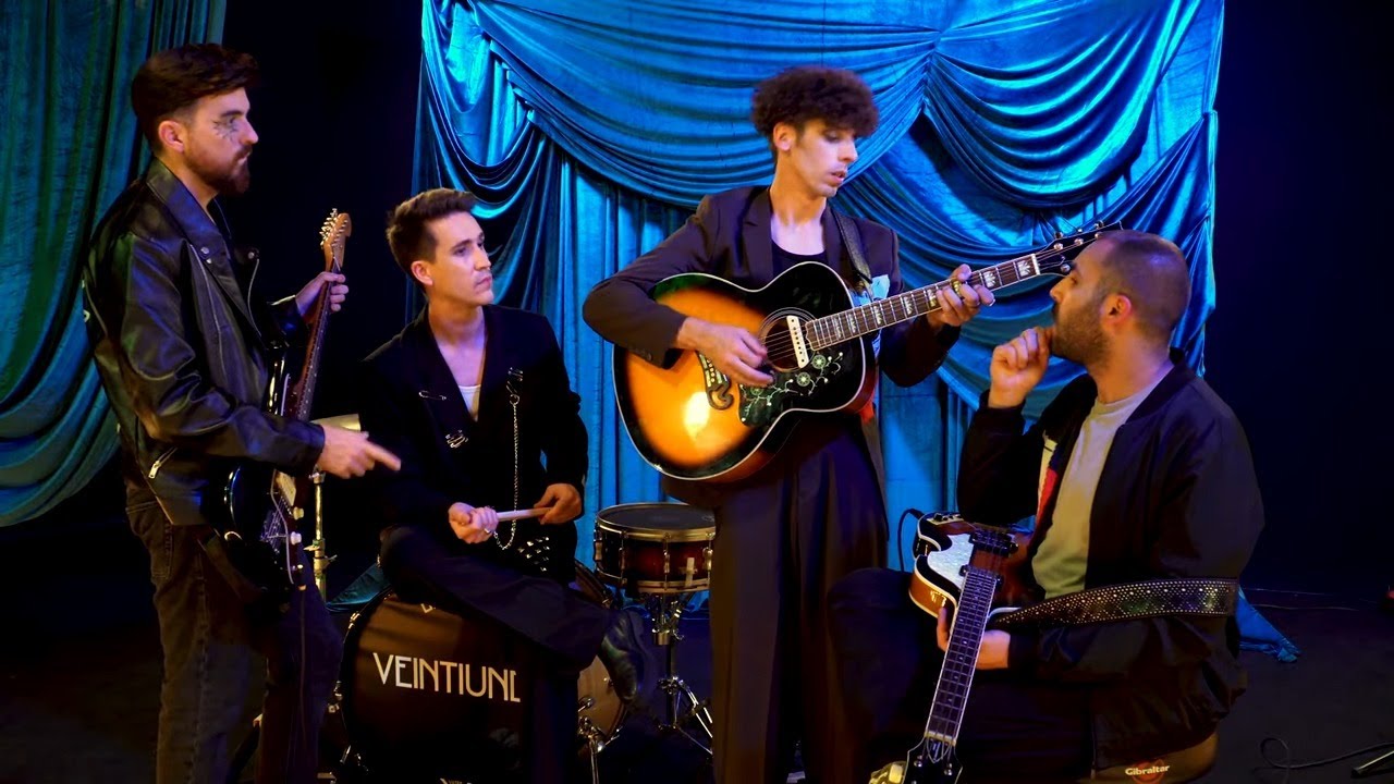 Veintiuno - Fiera (Lyric Video Oficial)