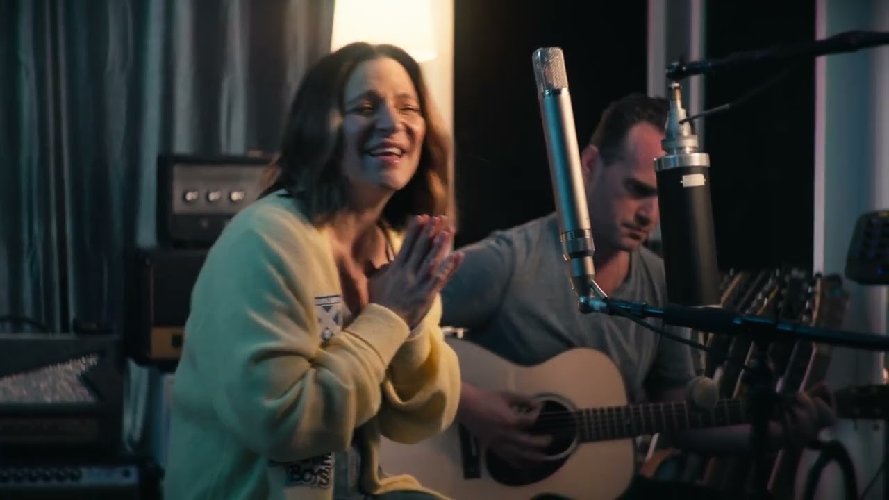 Shoshana Bean - Hard Woman to Love (Live Acoustic Version)