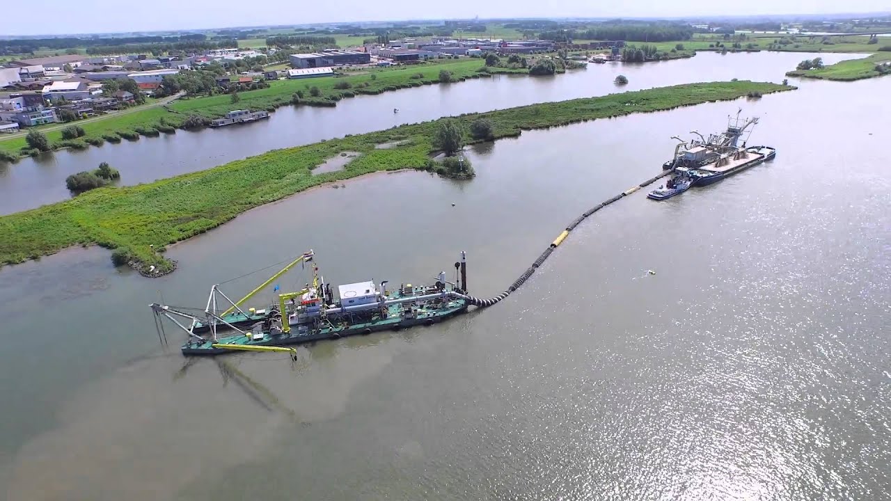 Baggeren in de IJssel