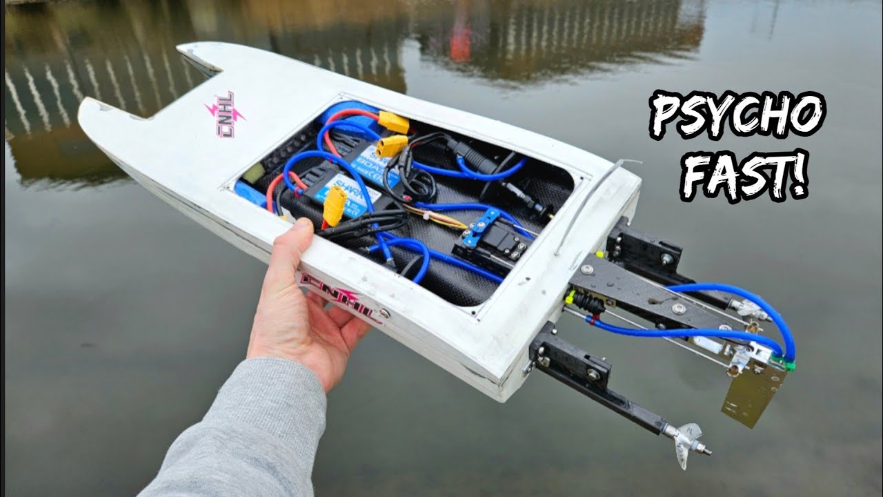 Finetuning my Psychocat twin motor catamaran until it rips!