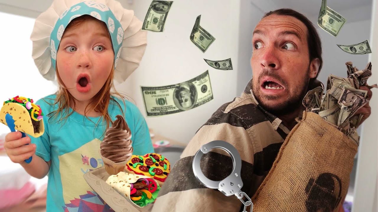 ADLEY&rsquo;S MYSTERY CAFE!!  Chef Adley is the BOSS!  neighborhood play doh restaurant!  cops vs robbers