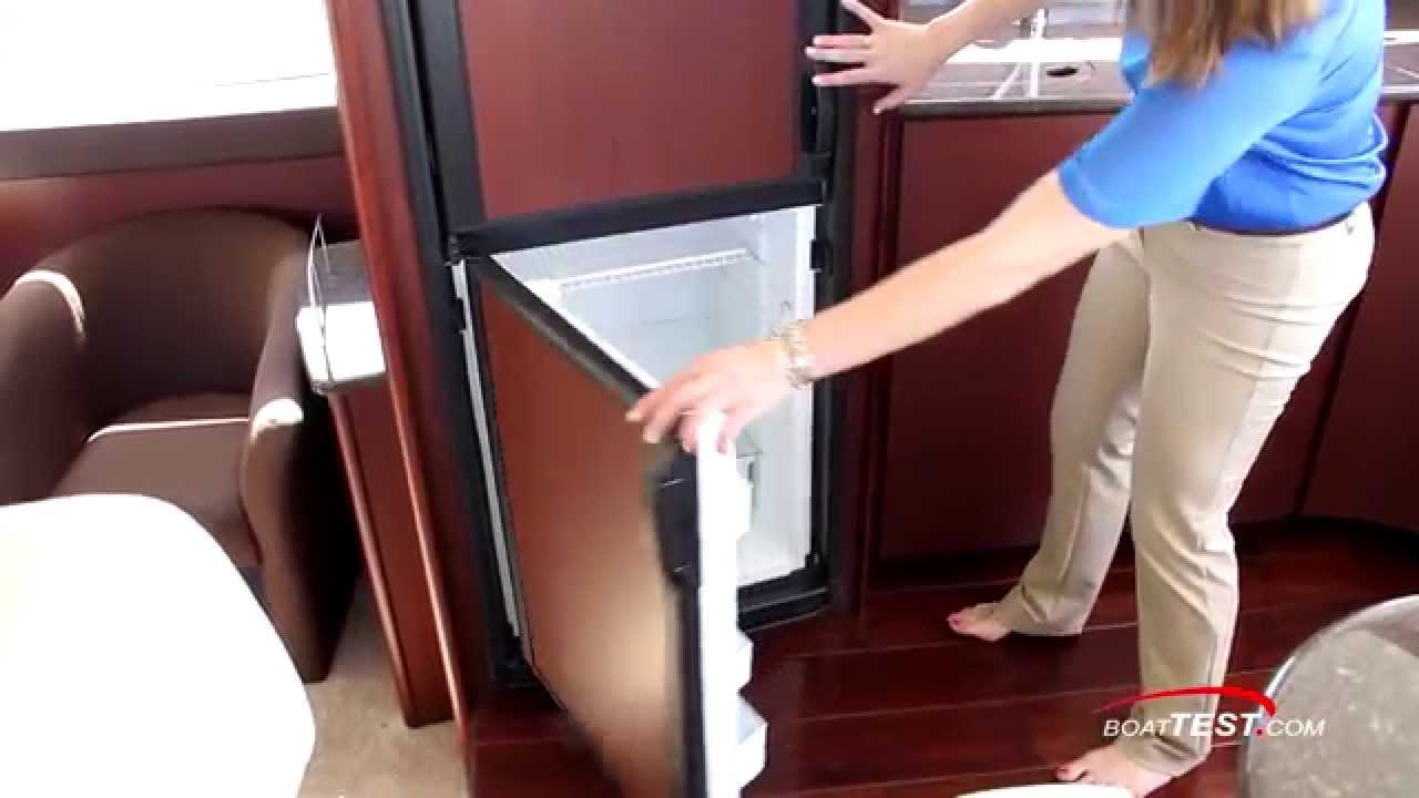 Meridian Yachts 441 Sedan - Design and Styling 2013- By BoatTest.com