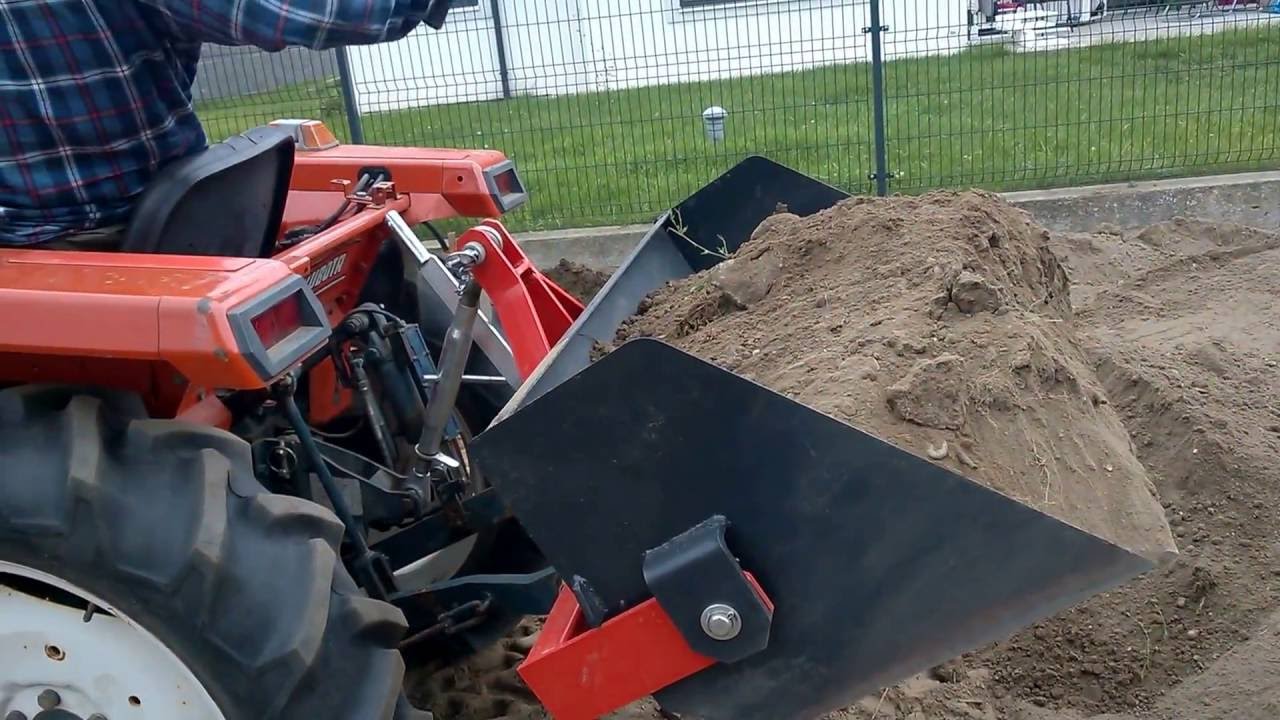 Ładowacz tylny do traktork&oacute;w ogrodniczych Kubota. Heckschaufel -auch f&uuml;r Kleintraktoren geeignet
