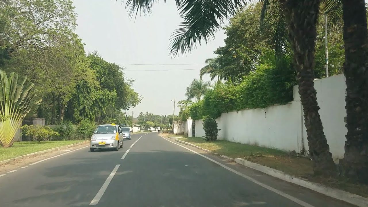 Tesano Estate Tour. (Road update) Accra.