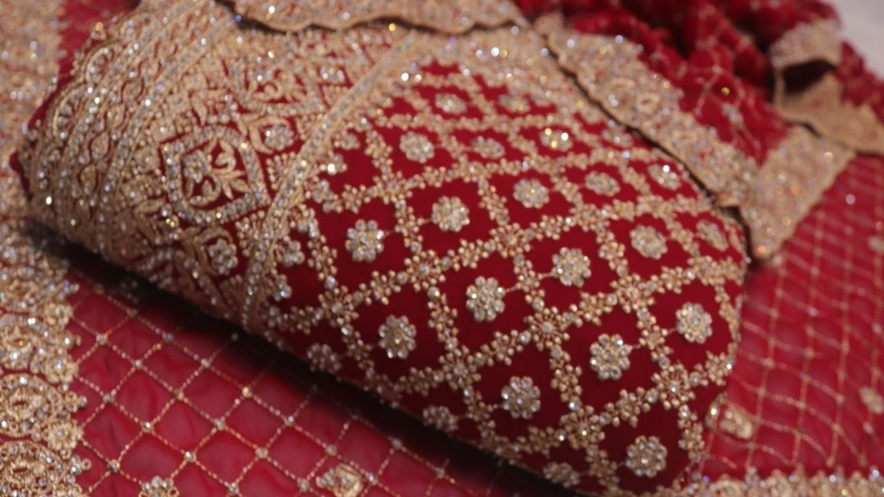 ARNG-4457 The Carmine Red: Heavy Zari Work Saree with Veil Modern Take on Traditional Craftsmanship