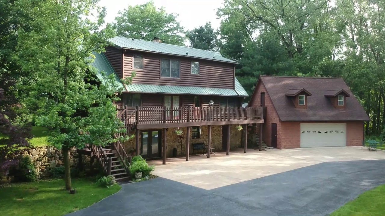 Wildcat Creek Log Cabin Retreat on 10 Acres in Lafayette, Indiana