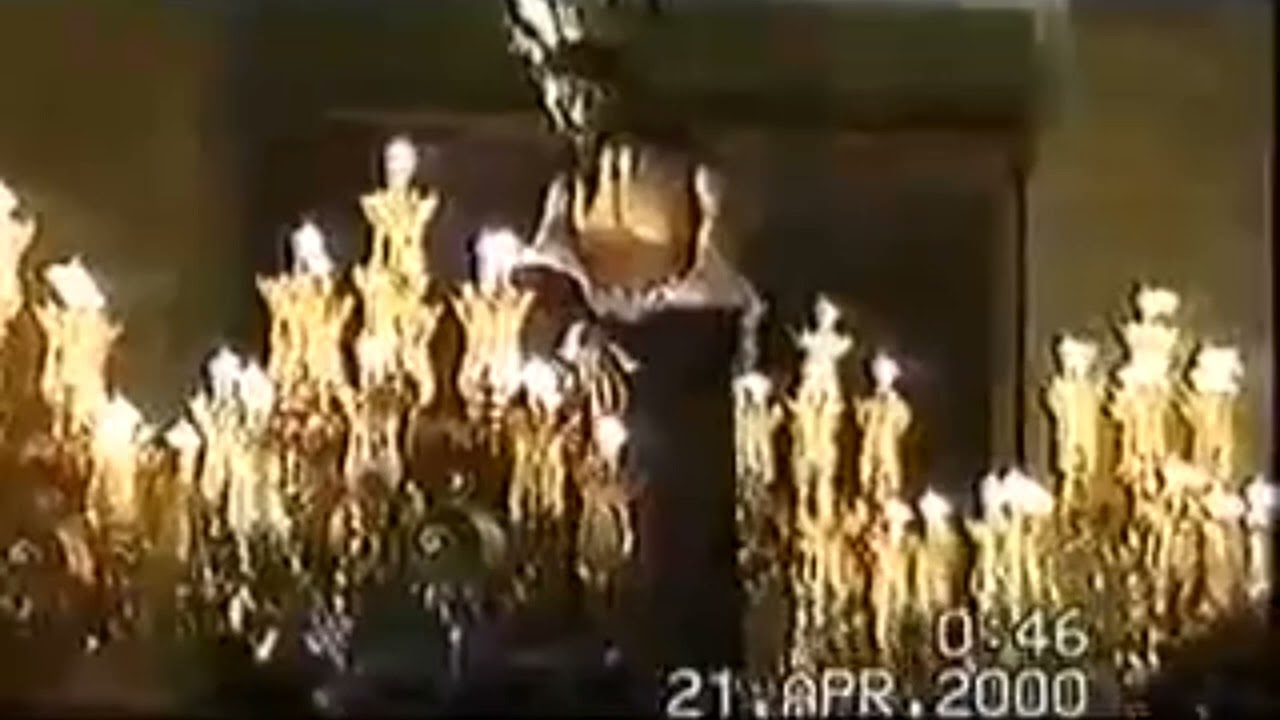 Primera salida procesional de Ntro. Señor en su Sentencia, 21 de abril del 2000.