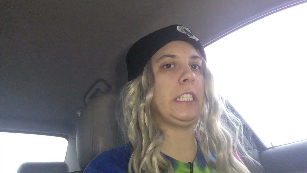 In the car shmoke session!
