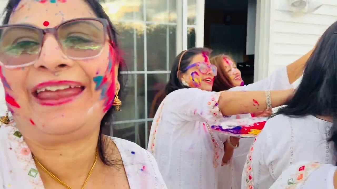 Holi celebrates with friends 